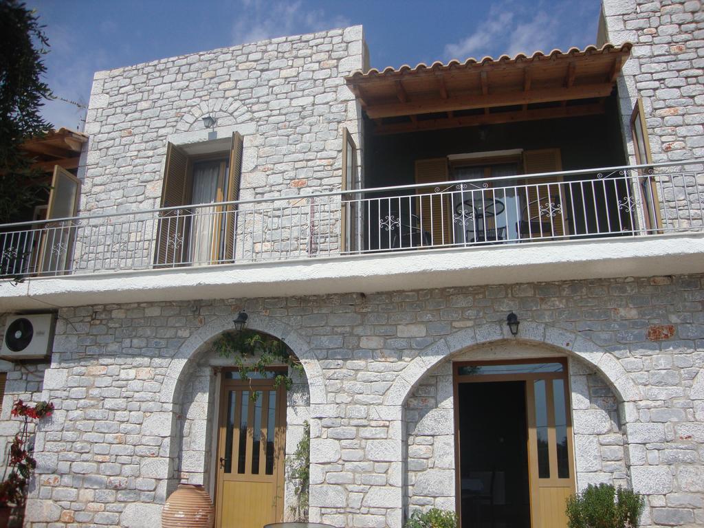 Kafiona Guesthouse Pírgos Dhiroú Dış mekan fotoğraf