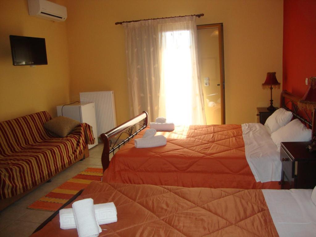 Kafiona Guesthouse Pírgos Dhiroú Oda fotoğraf