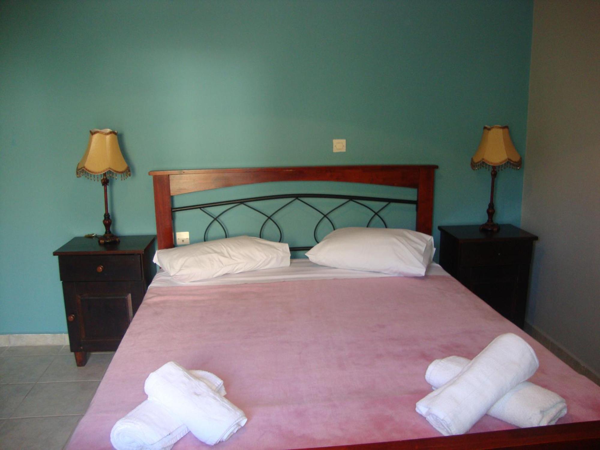Kafiona Guesthouse Pírgos Dhiroú Dış mekan fotoğraf