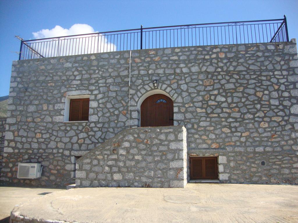 Kafiona Guesthouse Pírgos Dhiroú Dış mekan fotoğraf